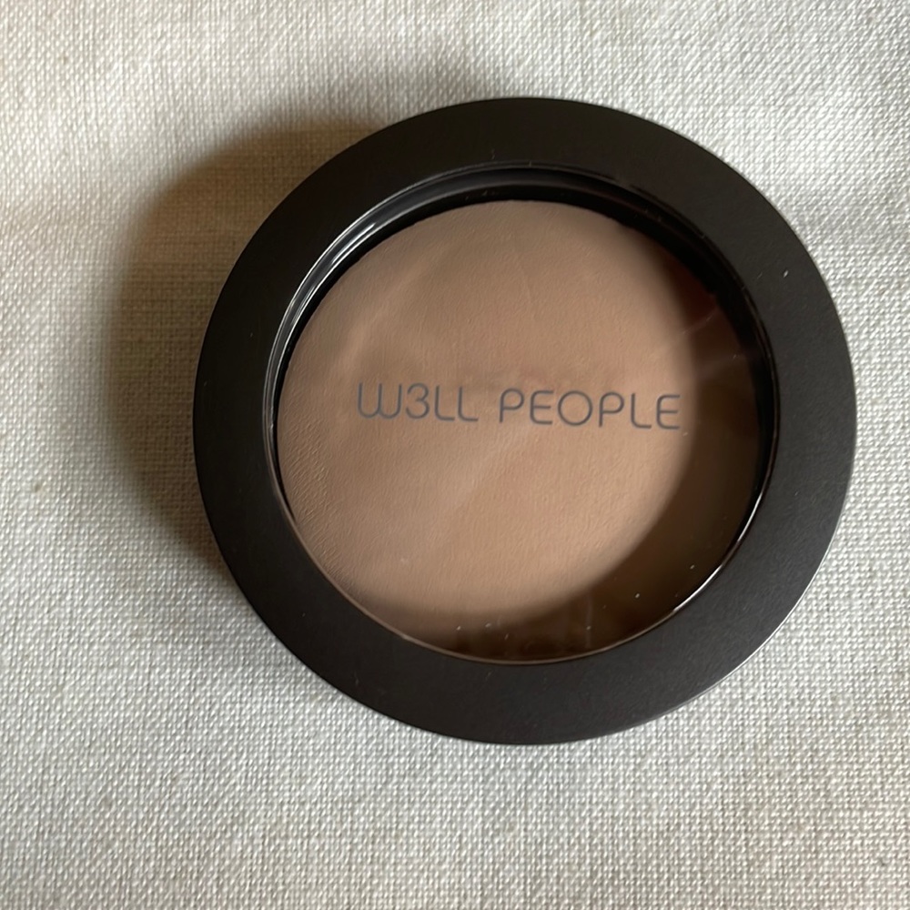 W3ll People Baked Foundation in Medium Neutral 5C